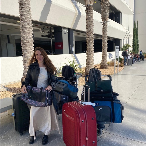 Meet your Posher, Gabriella - Picture 1 of 1